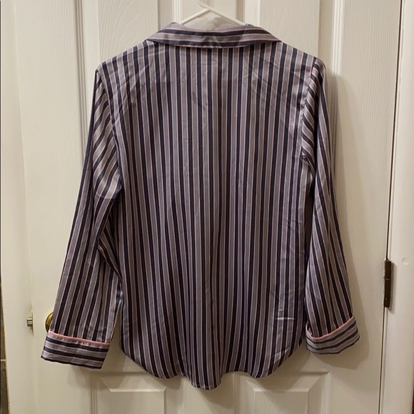 NWOT Victoria’s Secret Silky Pajama Top - Picture 10 of 10
